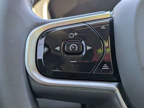 Certified 2023 Volvo XC60 B5 Ultimate w/ Protection Package Premier FWD image 34