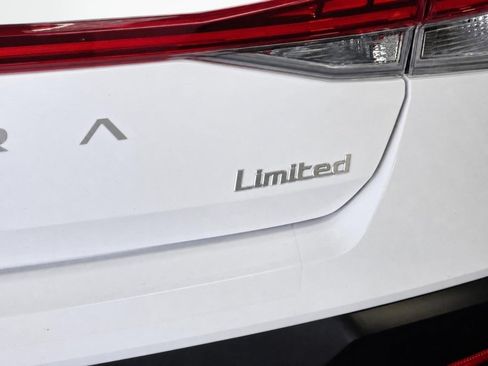 New 2026 Hyundai Elantra Limited FWD image 14