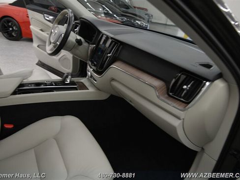 Used 2022 Volvo XC60 T8 Inscription Expression w/ Advanced Package image 20