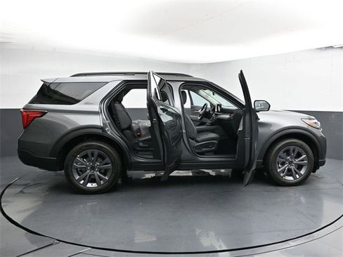 New 2026 Ford Explorer Active w/ Active Comfort Package image 34