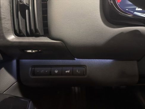 New 2026 Nissan Pathfinder Platinum image 25