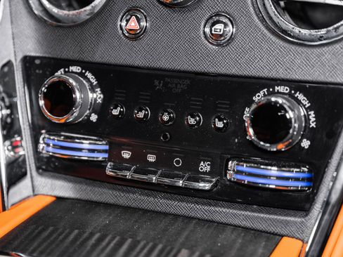 Used 2022 Rolls-Royce Cullinan w/ Dark Exterior Package image 46