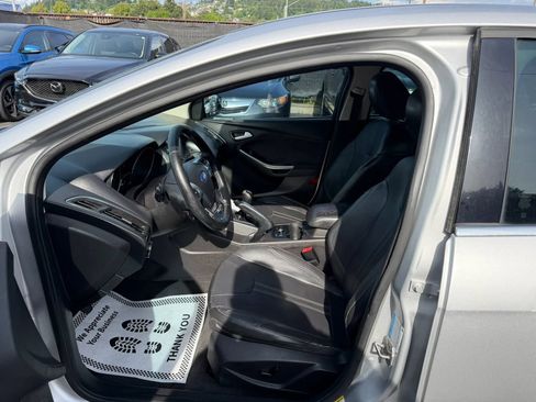 Used 2013 Ford Focus Titanium w/ Titanium Handling Pkg FWD image 9