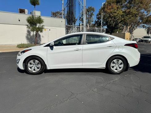 Used 2016 Hyundai Elantra SE image 3
