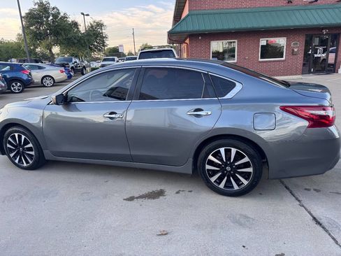 Used 2018 Nissan Altima 2.5 SV FWD image 16