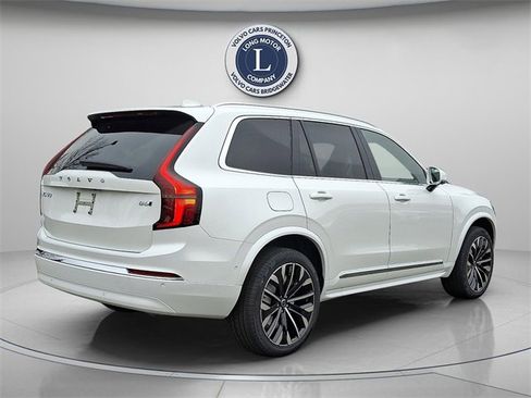 New 2026 Volvo XC90 B6 Plus w/ Protection Package image 4