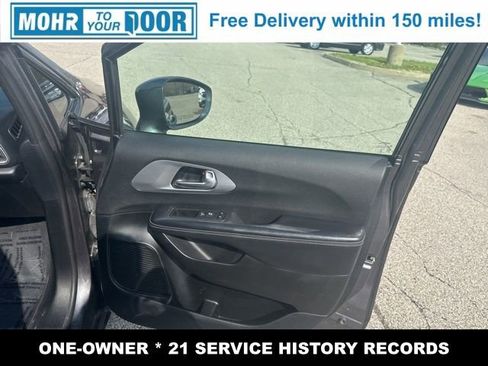 Used 2018 Chrysler Pacifica Touring-L w/ Premium Audio Group image 26