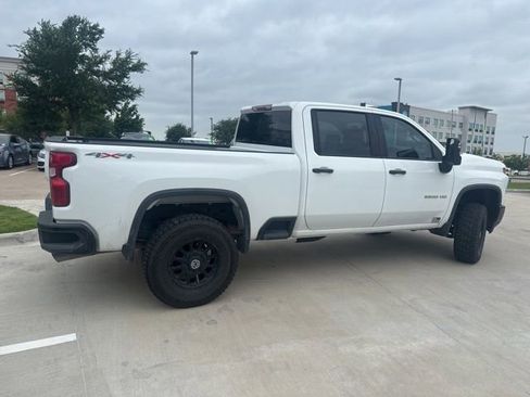 Used 2022 Chevrolet Silverado 2500 Custom w/ Custom Convenience Package AWD/4WD image 3