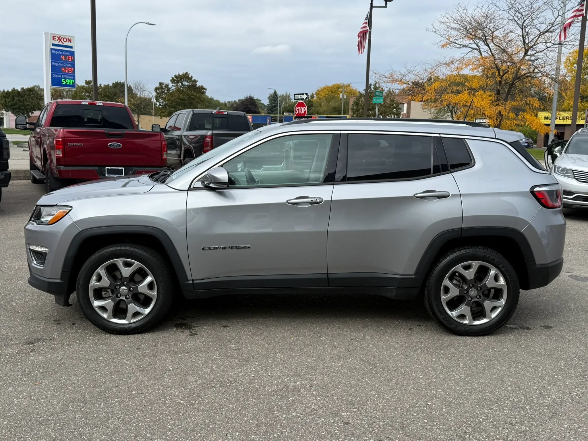 Used 2017 Jeep Compass Limited AWD/4WD image 8