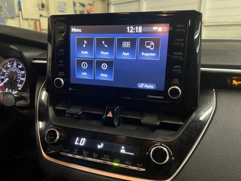 Used 2022 Toyota Corolla LE w/ LE Convenience Package FWD image 19