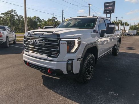 Used 2024 GMC Sierra 2500 AT4 w/ Technology Package AWD/4WD image 3
