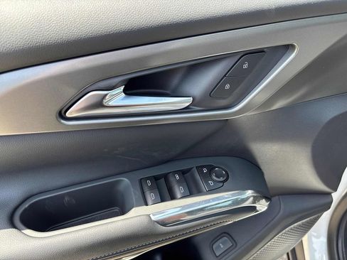 New 2026 Chevrolet Traverse LT FWD image 10