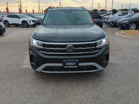 Used 2023 Volkswagen Atlas SE w/ Panoramic Sunroof Package FWD image 3