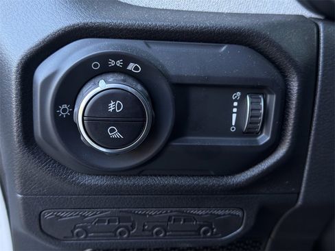 New 2025 Jeep Gladiator Sport image 18