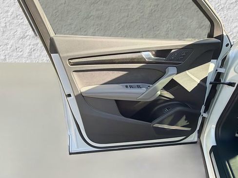 Used 2025 Audi SQ5 Premium Plus image 22