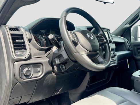 Used 2024 RAM 3500 Tradesman image 9