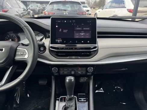 Used 2024 Jeep Compass Limited image 2