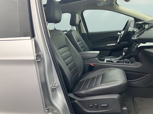 Used 2018 Ford Escape Titanium w/ Ford Safe & Smart Package image 33