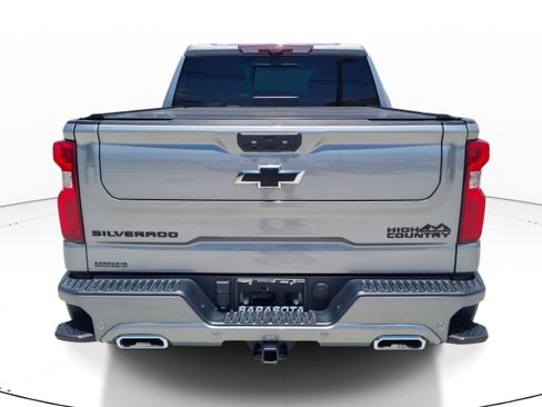 Used 2024 Chevrolet Silverado 1500 High Country w/ Technology Package AWD/4WD image 5