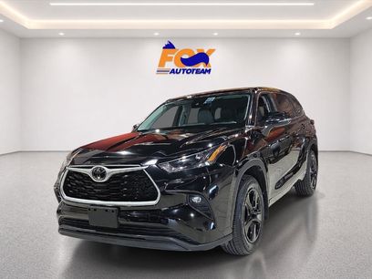 Used 2023 Toyota Highlander LE