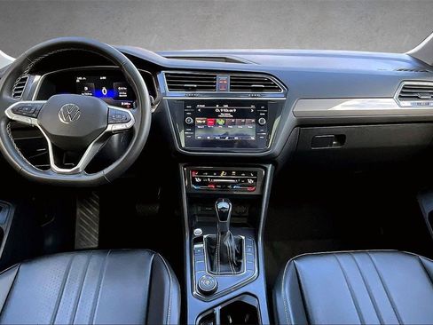 Used 2022 Volkswagen Tiguan SE image 7