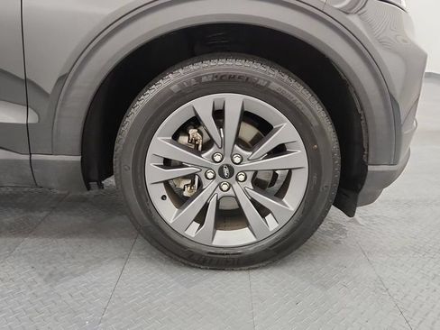 Used 2023 Ford Explorer XLT w/ Equipment Group 202A AWD/4WD image 28
