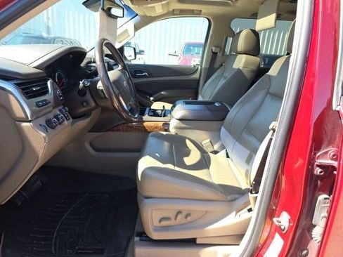 Used 2017 Chevrolet Suburban Premier AWD/4WD image 22