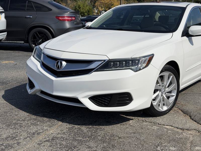 Used 2017 Acura ILX w/ Premium Package FWD image 4