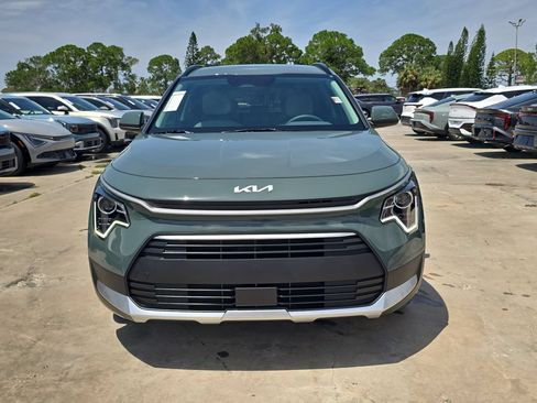 New 2026 Kia Niro EX FWD image 3