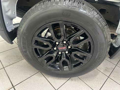 Used 2023 GMC Sierra 1500 Pro w/ Graphite Edition AWD/4WD image 15