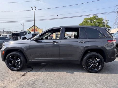 New 2026 Jeep Grand Cherokee Limited w/ Limited Altitude Package AWD/4WD image 4
