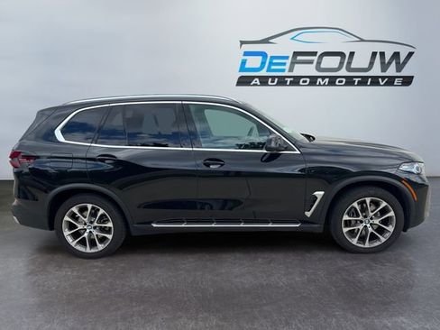 Certified 2025 BMW X5 xDrive40i w/ Climate Comfort Package image 13