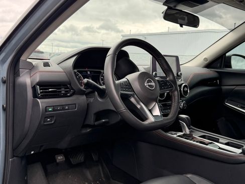 Used 2025 Nissan Sentra SR w/ SR Premium Package FWD image 11