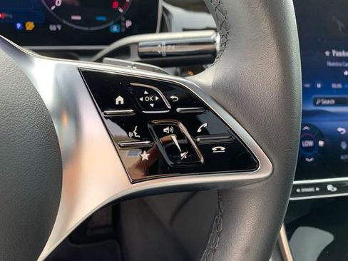 Used 2025 Mercedes-Benz GLC 300 4MATIC image 24