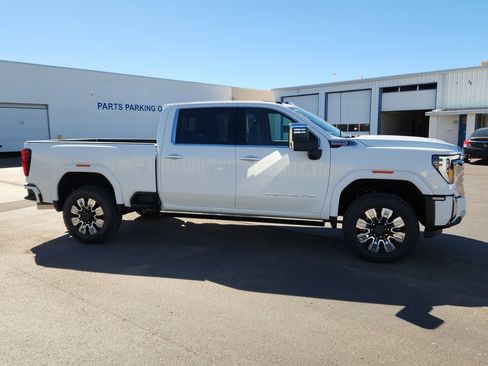 New 2026 GMC Sierra 2500 Denali w/ Max Trailering Package image 5