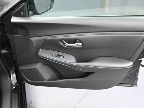 Used 2024 Nissan Sentra SV FWD image 27