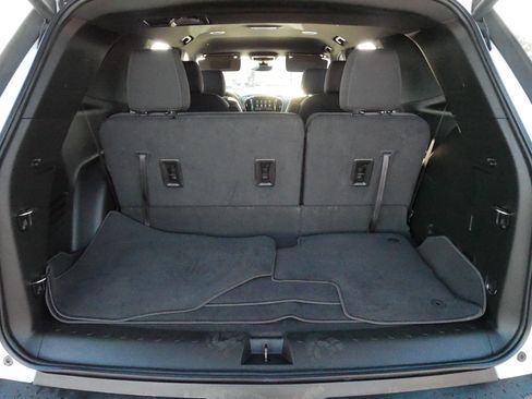 Used 2023 Chevrolet Traverse LT w/ Midnight/Sport Edition image 18