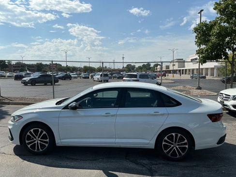 Used 2025 Volkswagen Jetta Sport FWD image 8