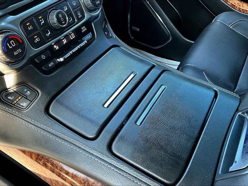 Used 2020 Chevrolet Tahoe Premier AWD/4WD image 17