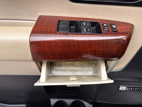 Used 2013 Toyota Sequoia Platinum image 36