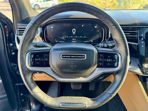 Used 2022 Jeep Grand Wagoneer Series III w/ Flexible Seating Group image 19