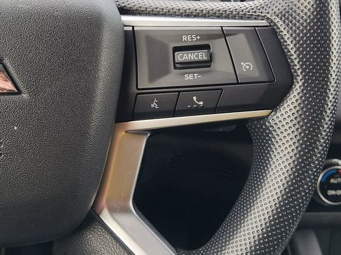 Used 2025 Mitsubishi Outlander ES image 28