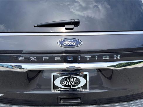 Used 2022 Ford Expedition Limited AWD/4WD image 32