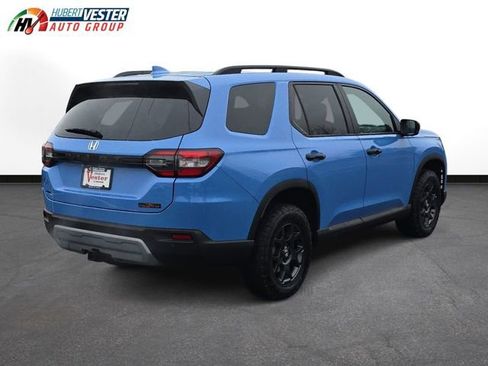 New 2025 Honda Pilot TrailSport image 6