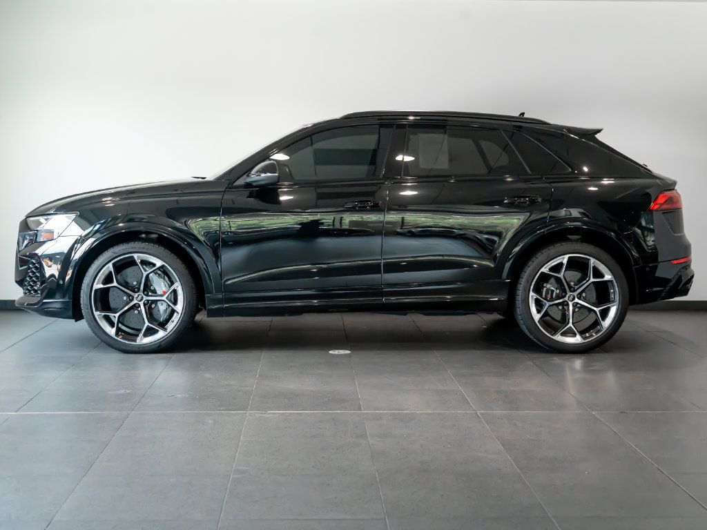 Used 2025 Audi RS Q8 performance AWD/4WD image 2