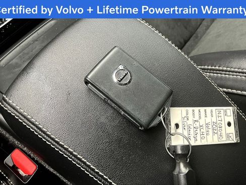 Used 2022 Volvo XC40 T5 R-Design image 13
