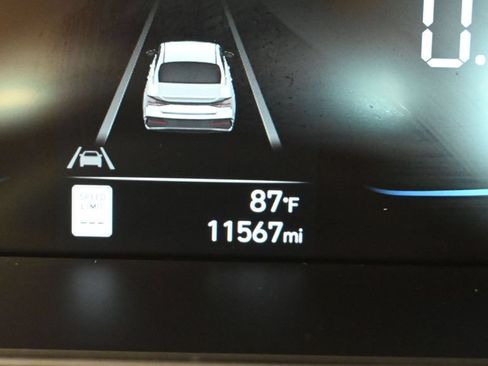 Certified 2025 Hyundai Elantra Sport FWD image 38