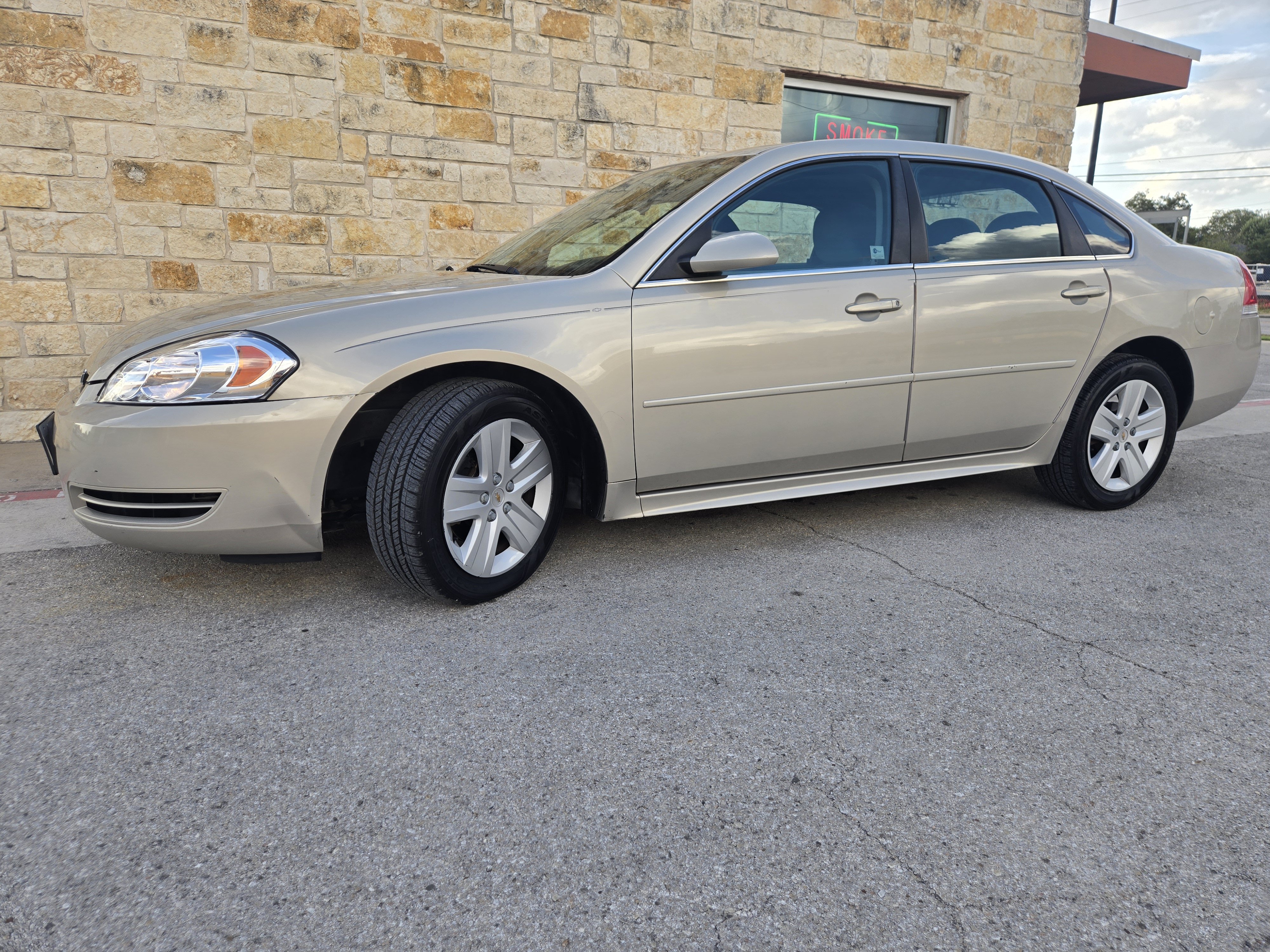 Used 2011 Chevrolet Impala LS FWD image 2