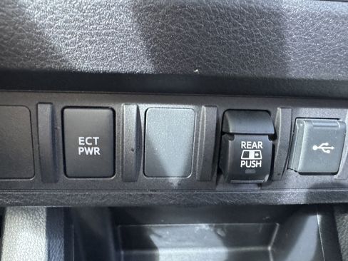 Used 2021 Toyota Tacoma SR5 RWD image 34