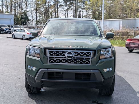 Used 2024 Nissan Frontier SV image 8
